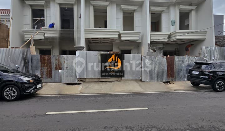 Th01.Rumah baru Design Clasic Jln Lebar di Cempaka Putih Jakpus