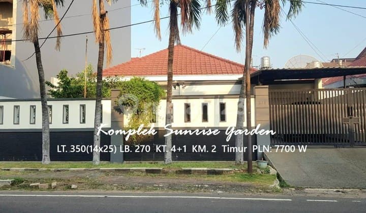 J408. Asri House in the Prestigious Area of Sunrise Garden Complex, North Kedoya
