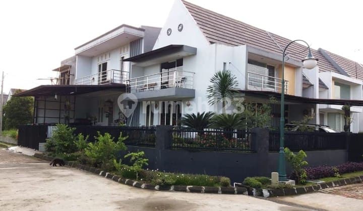 I144.Dijual Cepat Rumah Mewah Hook Di rancamaya golf Estate Bogor