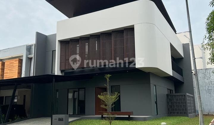 Rumah Futuristic Huk Bnaci Di Tengah Kota Bsd City