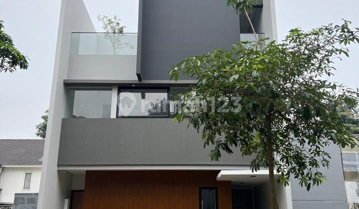 Rumah Batu 3 Lantai Di The Green Bsd City