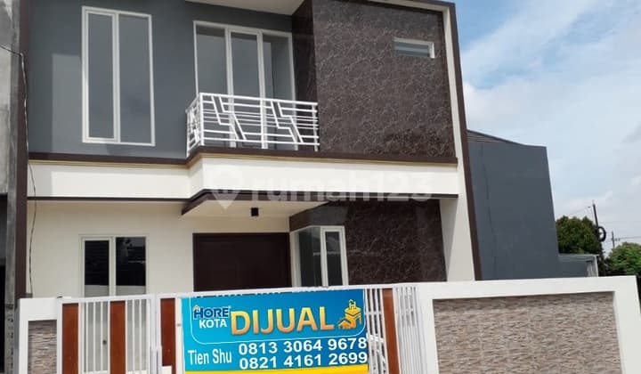 Rumah baru 2 lantai hadap Timur di Rungkut Asri desaign apik minimalis modern