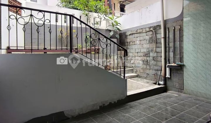 Rumah, 2 Lantai, SHM, di Jakarta Selatan,