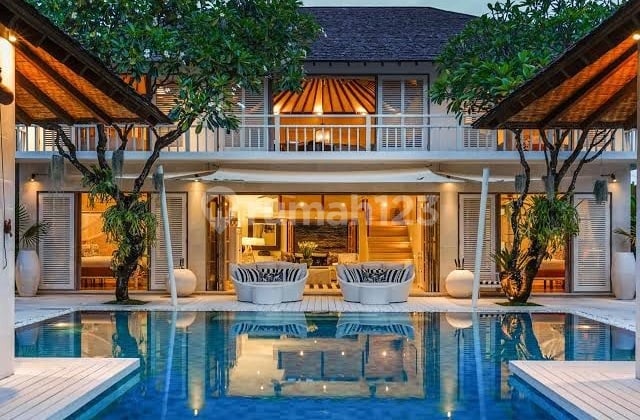 Luxury Villa Seminyak Dekat Pantai (AMJSEM524)