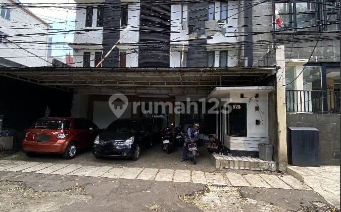 4-Story Shop House, Unfurnished, Strategic Location in Block S, Kebayoran Baru, Suitable for Office, Clinic, Cafe, Restaurant