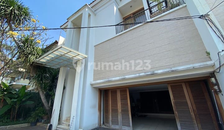 Beautiful Luxury House, 2 Storey, Clean, Well Maintained, 5 Rooms, Suitable For Expat, Location Near MRT Cipete.