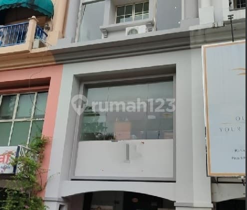 Ruko 4 Lantai, Bagus, Terawat, Ada Lift, di Pondok Indah, Cocok Untuk Kantor Retail