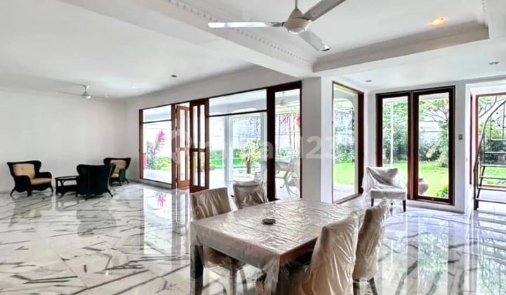 Beautiful Luxury House, Well Maintaned, Clean, 7 Rooms, Suitable For Expat, Location Near Hero Kemang