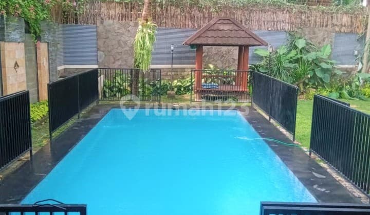 Rumah Besar, Bagus, Terawat, 2 Lantai, 4 Kamar, dekat Ampera, Cocok utk Hunian Keluarga