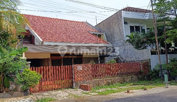 Rumah Lama Hitung Tanah, 270 M2, Cocok Utk Bangun Rumah Mewah Baru, Dekat Mayestik, Jakarta Selatan