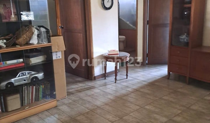 Jual Cepat, Rumah Lama, Siap Huni, 3 Kamar Tidur, Cocok utk Hunian Kel, di Lebak Bulus, Jakarta Selatan