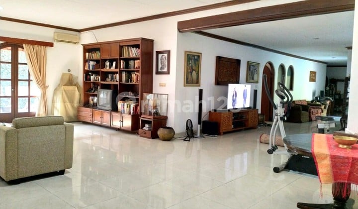 Harga di Bawah NJOP, Rumah Nyaman, 4 Kamar, Ada Kolam Renang, di Radio Dalam, Cocok Utk Hunian Keluargb