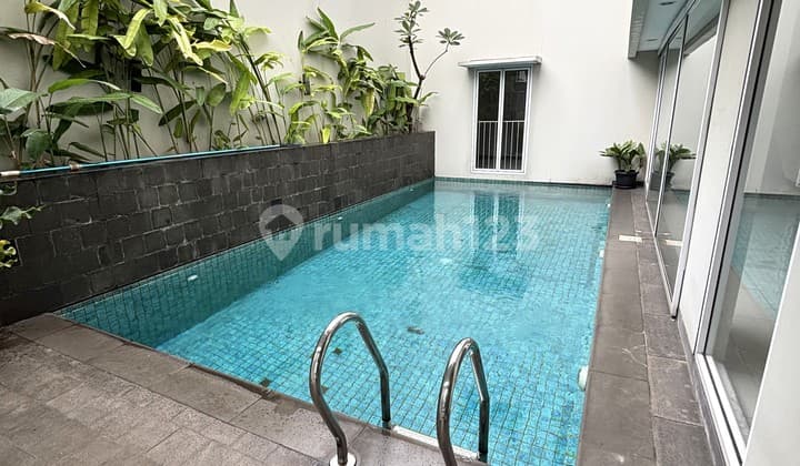 Modern House, Well Maintained, Clean, 4 Bedrooms, Semi Furnished, Suitable For Expat, Near Senopati/ Scbd.