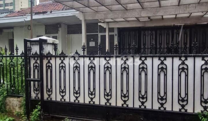 Rumah Lama, Cocok Utk Hunian Keluarga, Dekat Mall Arion, Rawamangun, Jakarta Timur