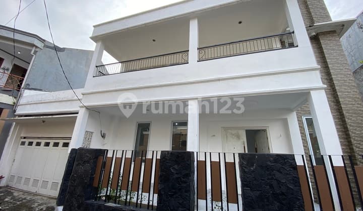 Rumah Baru Renov, 2 Lantai, 4 Kamar, Dalam Komplek, dekat Radio Dalam, Cocok utk Hunian Keluarga