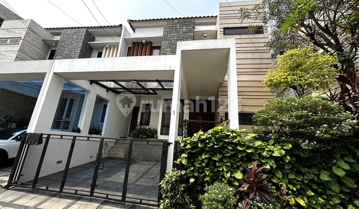 Rumah Bagus, Mewah, Full Furnished, 4 Kamar, Dalam Cluster Mini di Antasari, Dekat Kemang Raya