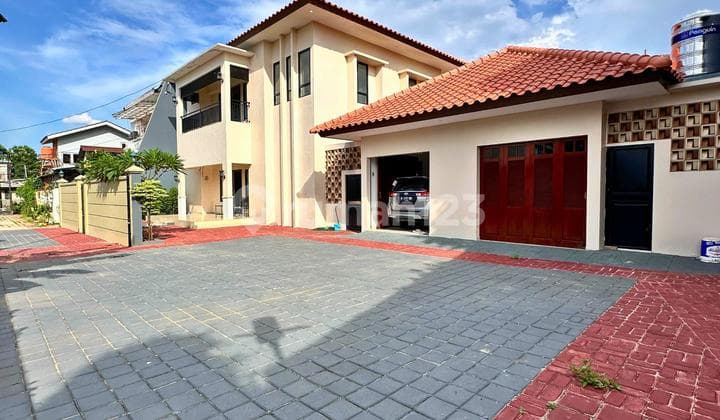 Value For Money, Rumah Bagus, Baru Renovasi, 4 Kamar, Parkir Luas, Cocok Utk Hunian Keluarga di Radio Dalam