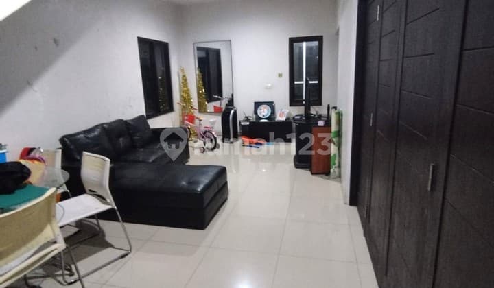 Rumah 3 Lantai, Ex Studio, Cocok untuk Studio, Silent Office Dekat dengan Hero Kemang Villa