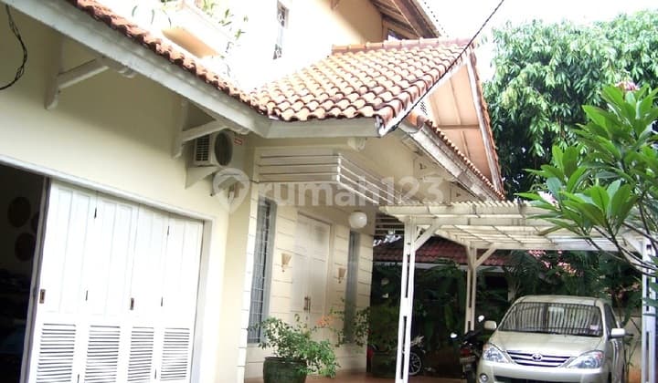 Cheap, Rental House, Good, 2 Floors, 4 Rooms, Has a Swimming Pool, in Cipete, Suitable for Family and Expat Living