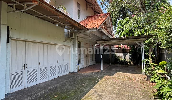 Cheap, Rental House, Good, 2 Floors, 4 Rooms, Has a Swimming Pool, in Cipete, Suitable for Family and Expat Living