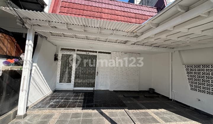 Cheap, Single-Story House, 3 Bedrooms, Suitable for Young Families, Near Pondok Indah Mall