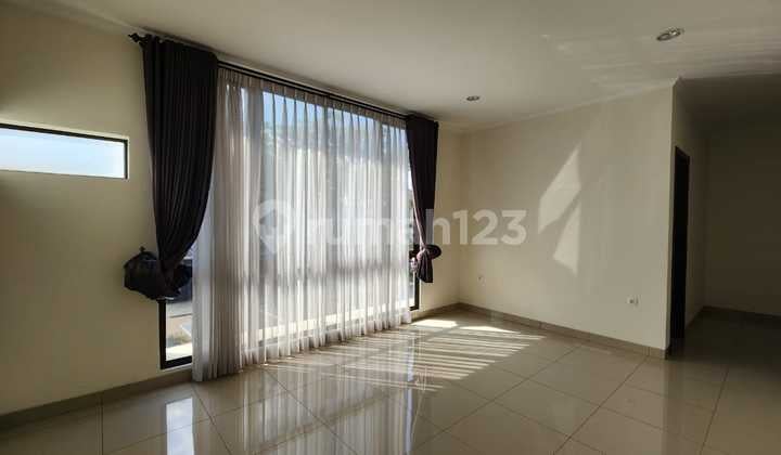 Rumah Besar Cluster Btari Summarecon Bandung