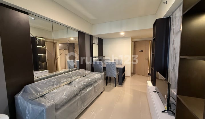 Apartemen Meikarta Tower Redford 3 Kamar Tidur Furnished Bagus