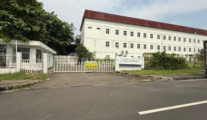 Factory in Cibitung, Building Area 5,000m², Located in M2100 Industrial Estate, Unfurnished, Building Eave Height 11 Meters, Building Peak Height 14 Meters, Land Area 6,000.0 m².
