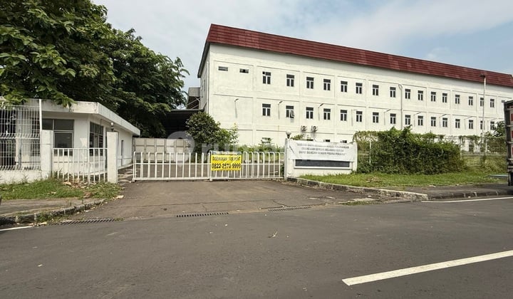 Pabrik Di Cibitung Dalam Kawasan Industri M2100 Unfurnished Tinggi Tepi Bangunan 11 Meter Tinggi Tengah Bangunan 14 Meter Luas Tanah 6000.0 M²