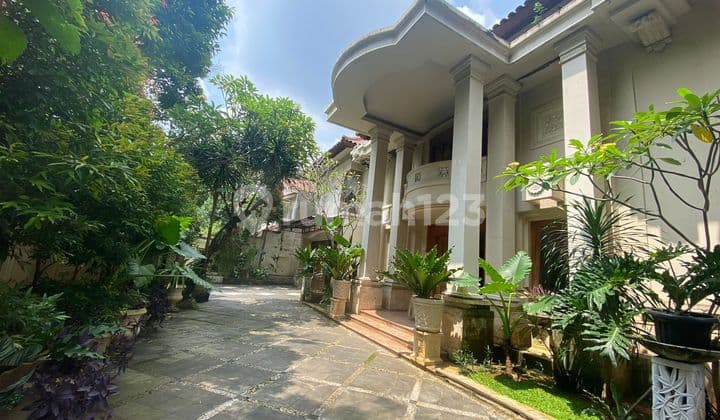 Houses in Kebayoran Baru Area: Pakubuwono, Martimbang, and Senayan