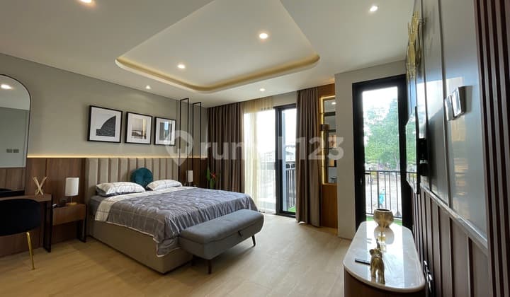New 3-Story House in Kosambi, West Jakarta Near Greenlake Spacious Master Bedroom