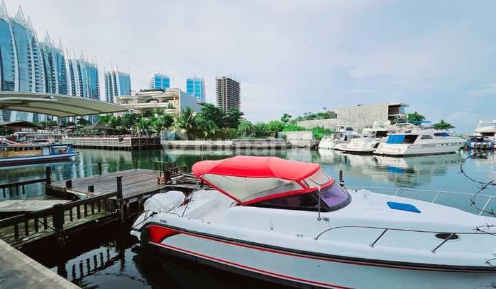 Luxury Mediterranean Pearl Beach Residence with Private Yacht Parking