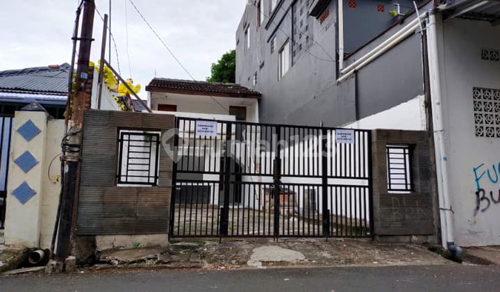 Rumah 2 Lantai Mampang Lokasi Sangat Strategis Cocok Utk Kostan