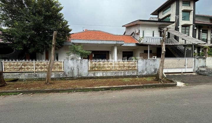 Rumah Layak Pakai Dalam Komplek Elit