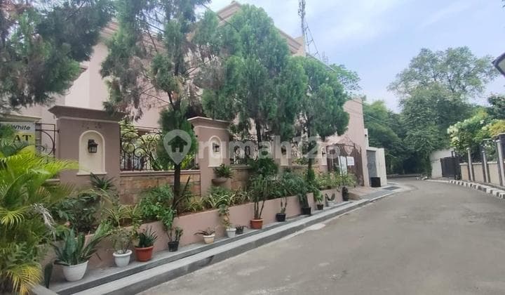 Rumah Mewah Di Lebak Bulus