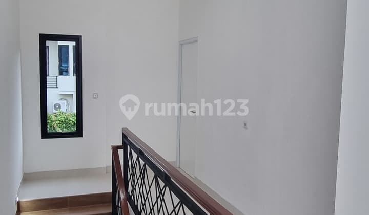 Rumah 2 Lantai, Siap Huni Dekat Kampus UI, Stasiun & Mall