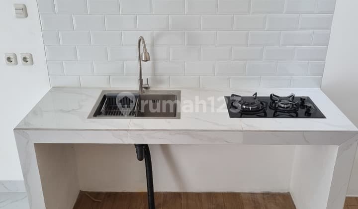 Rumah 2 Lantai, Siap Huni Dekat Kampus UI, Stasiun & Mall