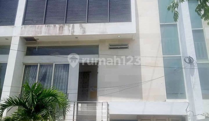 Rumah Semi Villa Cluster Laksamana Renon Denpasar Bali