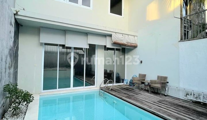 Villa Stategis One Gate Uluwatu Dekat Pantai Jimbaran Bali