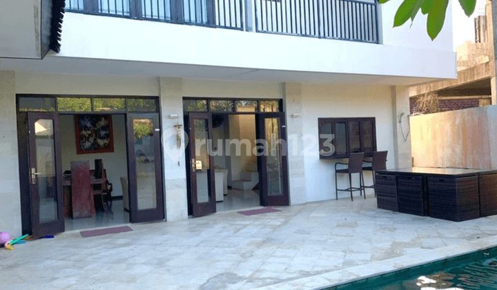Villa Modern Minimalis 2 Lantai di Balangan Pratama Jimbaran