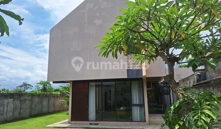 Semi Villa Beach House Gumicik Gianyar Bali
