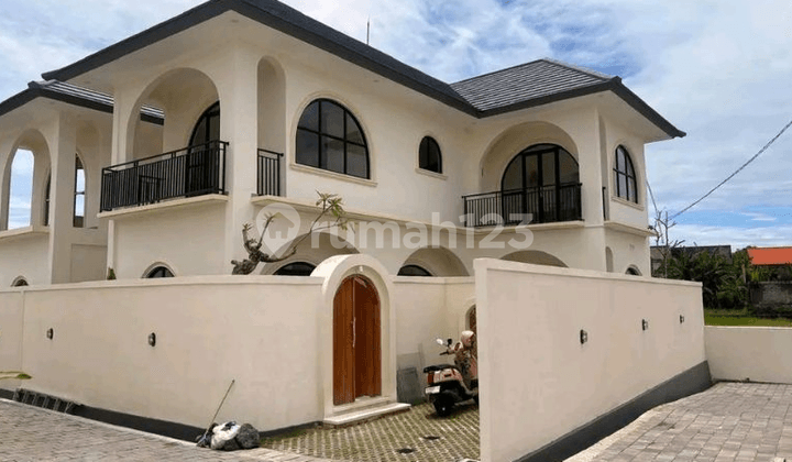 Dijual 2 Unit Villa Modern di Buduk Canggu Badung