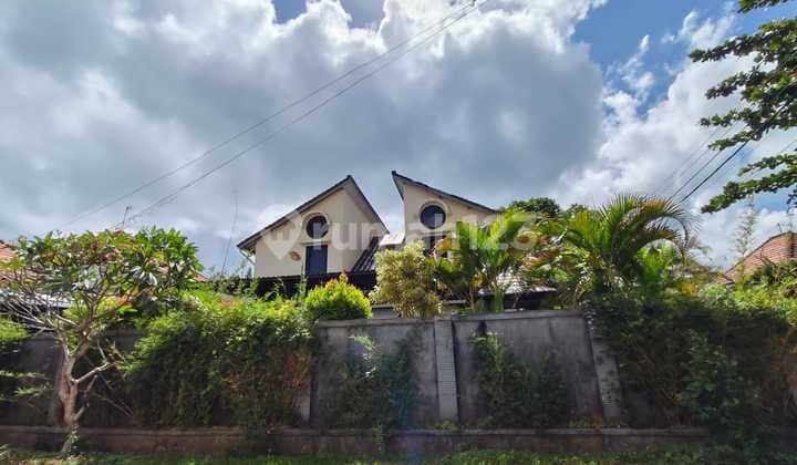 Villa Cantik Taman Sakura Jimbaran Bali