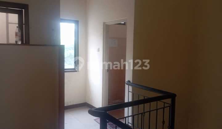 Ruko Jl H Agus Salim , Sondakan , Solo