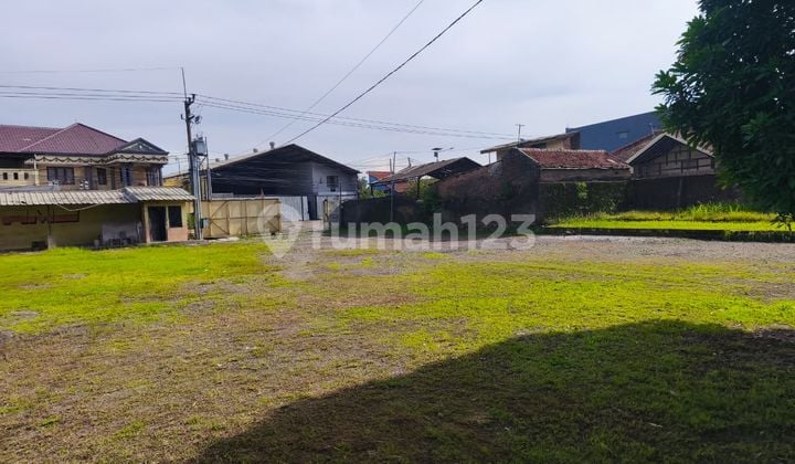 Ruang Usaha Dgn Tanah Luas