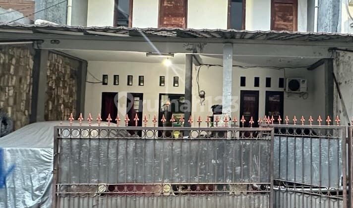 Rumah Lama Di Billymoon Jaktim