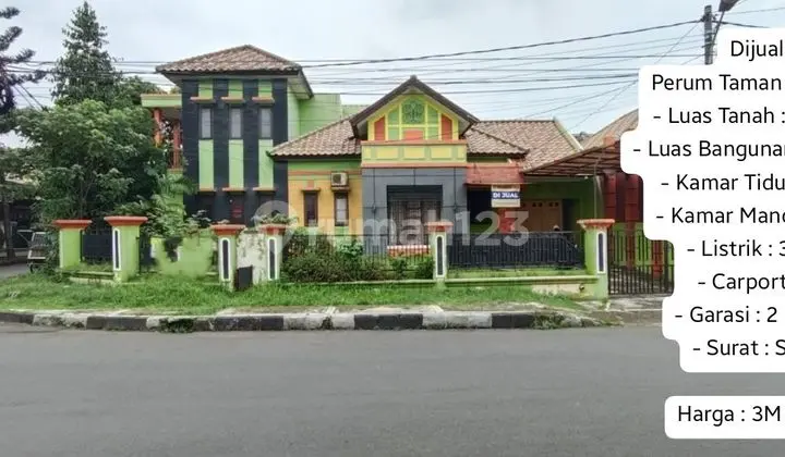 Corner House in Taman Yasmin, Main Road
