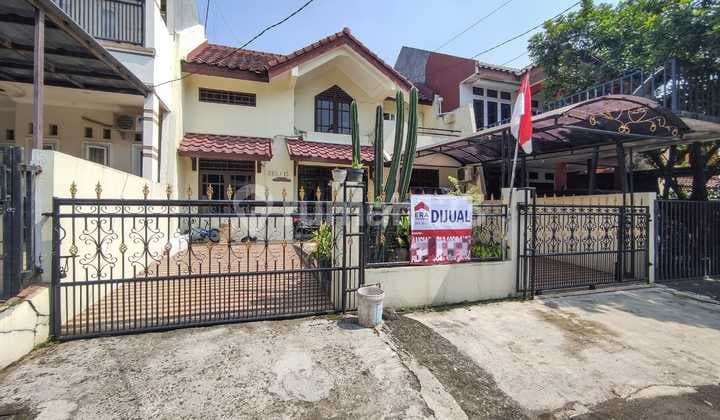 Two-Story House in Taman Yasmin with SHM near Bogor Toll Access.