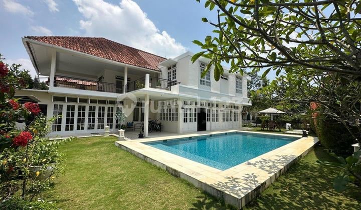 Rumah Besar Rancamaya Luas View Gunung Kolam Renang