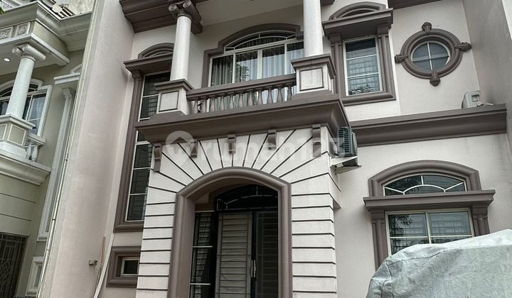 Pik 8X15m Rapih Jalan Besar Bagus Semi Furnished